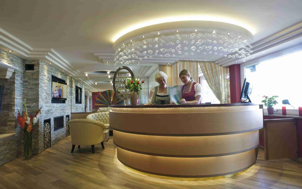 Hotel Irmgard Strass im Attergau Eksteriør bilde